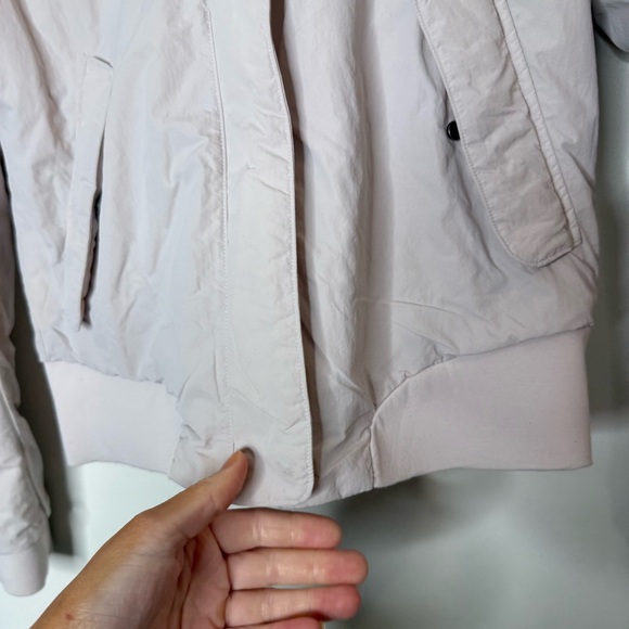 Lululemon Women’s Reversible Bomber Jacket in Pale Blush Pink size 4 - Picture 14 of 16